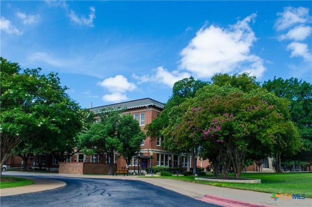 303 E 20th Ave, Belton, TX 76513 - view of property