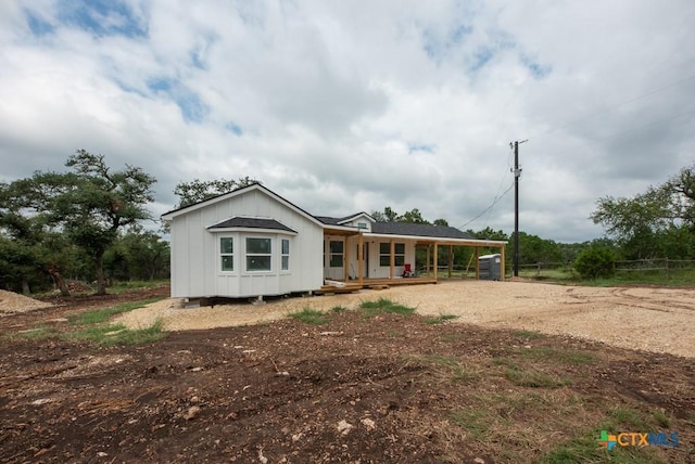 1907 Falconwood Dr, San Marcos, TX 78666 - view of front facade featuring a porch