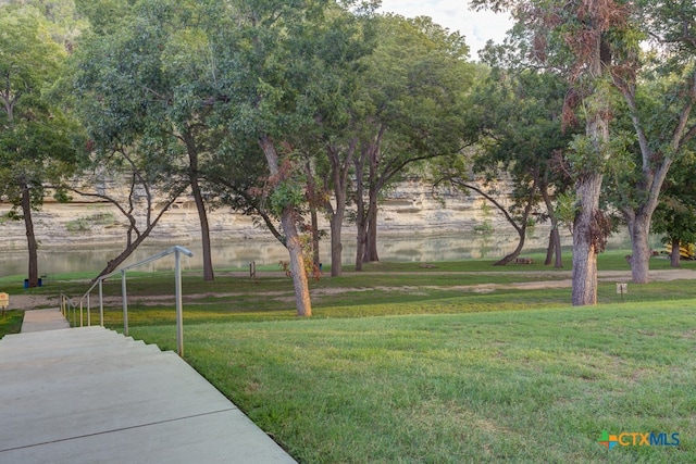 view of yard featuring a water view