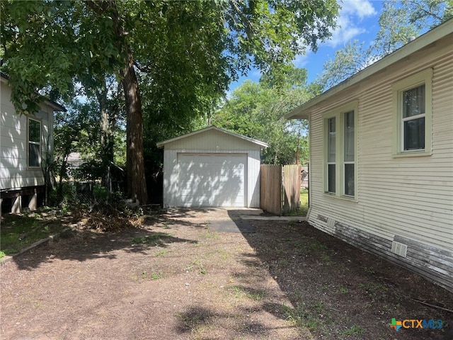 408 Hubbard St, Yoakum, TX 77995 - photo 23