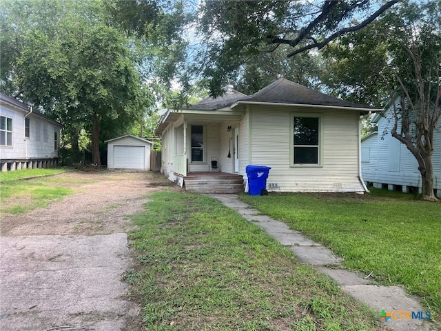 408 Hubbard St, Yoakum, TX 77995 - photo 1