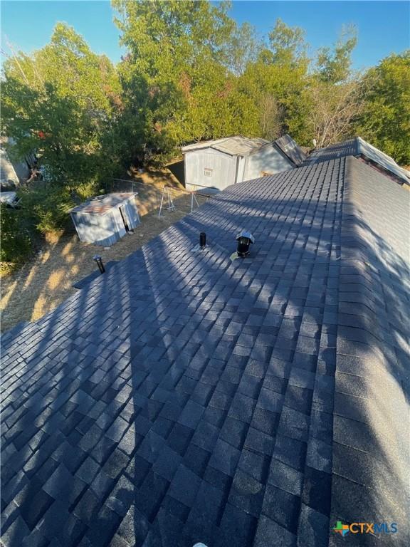 704 E Ave N, Temple, TX 76504 - exterior view of roof with shingles