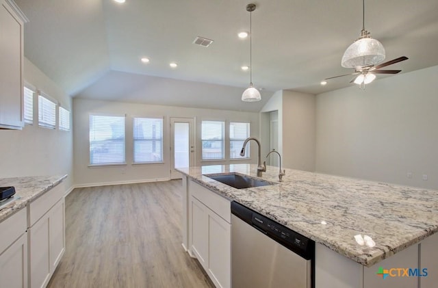 771 Navarro St, New Braunfels, TX 78132 - kitchen with dishwasher, light wood-style floors, a kitchen island with sink, white cabinets, and recessed lighting