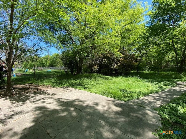 620 Bishop Dr, Killeen, TX 76541 - view of yard with a patio