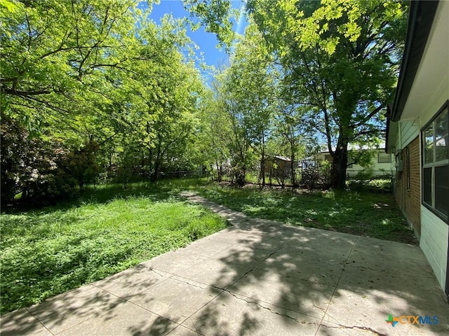 620 Bishop Dr, Killeen, TX 76541 - view of yard featuring a patio