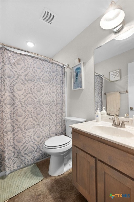 full bathroom with visible vents, toilet, curtained shower, and vanity