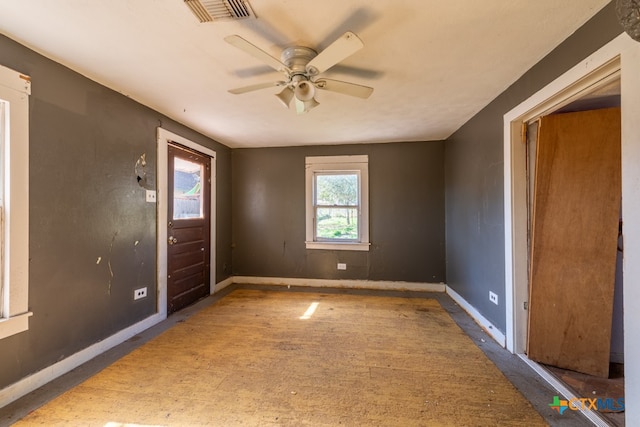 entryway featuring ceiling fan