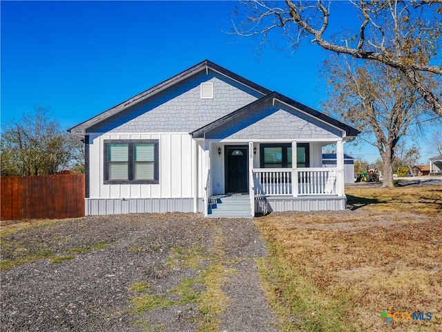 view of front of property featuring a porch