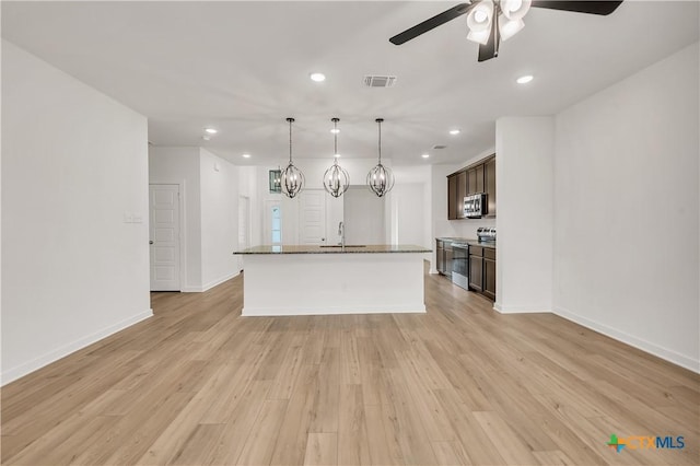 kitchen with visible vents, a sink, recessed lighting, and appliances with stainless steel finishes