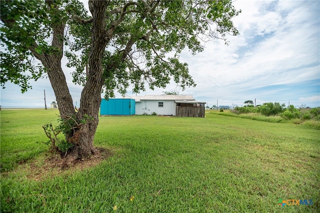 890 N Quail Run Ave, Port Lavaca, TX 77979 - view of green lawn