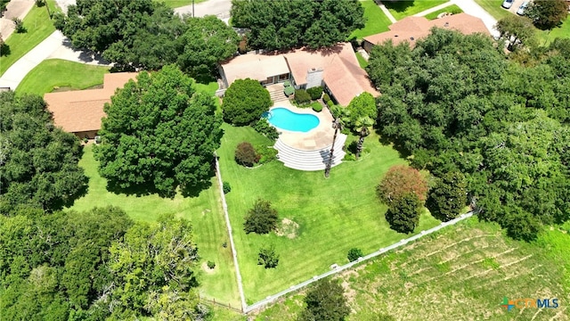 210 Oak Creek Cir, Luling, TX 78648 - bird's eye view of a pool area
