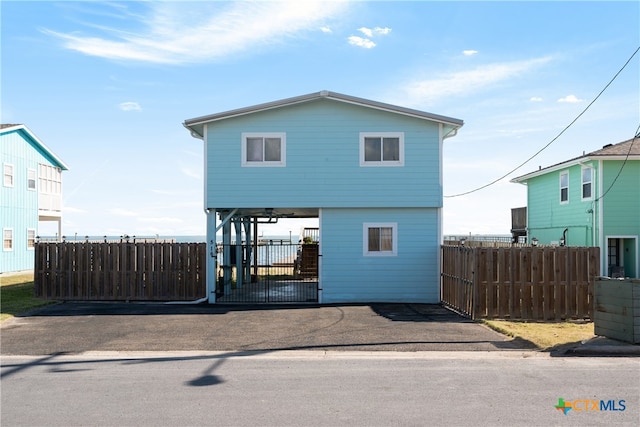 view of front of property