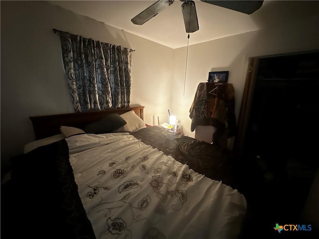 1402 N W S Young Dr, Killeen, TX 76543 - bedroom with a ceiling fan