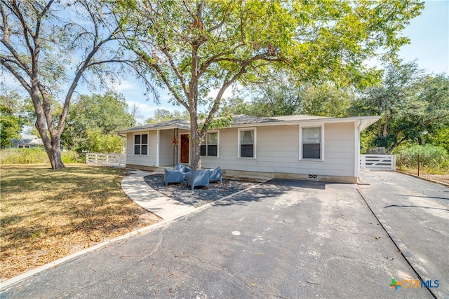 view of front of home with a front yard