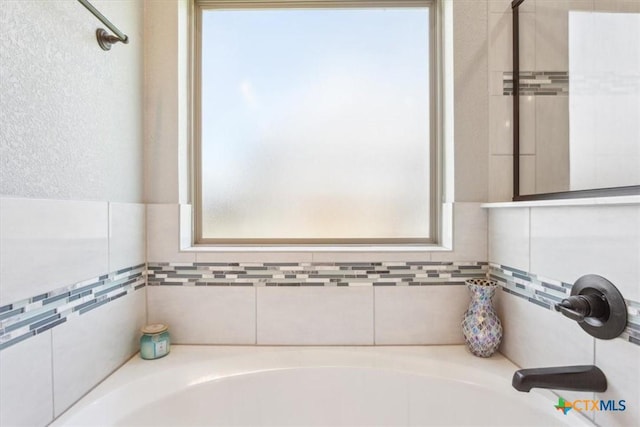 7516 Hardin Dr, Temple, TX 76502 - full bath featuring a bath