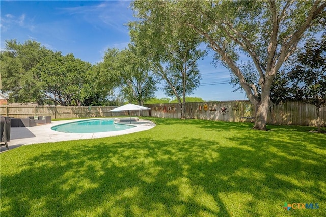 504 Masters Dr, Victoria, TX 77904 - fenced backyard featuring a patio