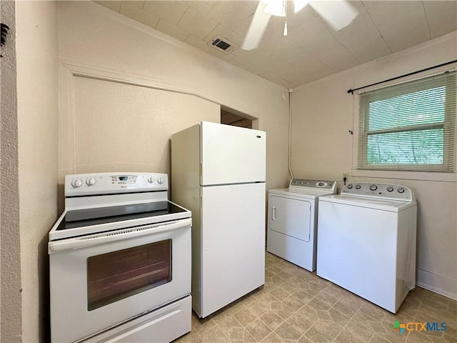 1015 N 3rd St, Temple, TX 76501 - washroom with separate washer and dryer, ceiling fan, and light flooring