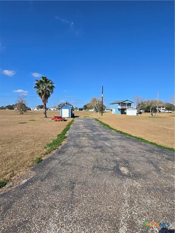 Listing photo 2 for 937 Bayview Dr, Palacios TX 77465