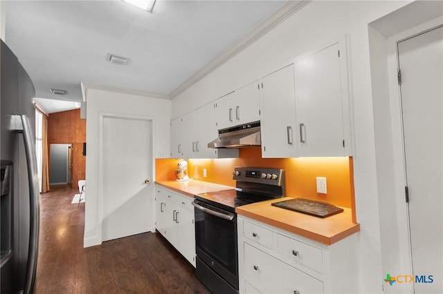 2506 Bon Aire Ave, Victoria, TX 77901 - kitchen featuring appliances with stainless steel finishes, under cabinet range hood, dark wood-style floors, light countertops, and crown molding