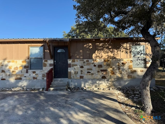 view of front of home