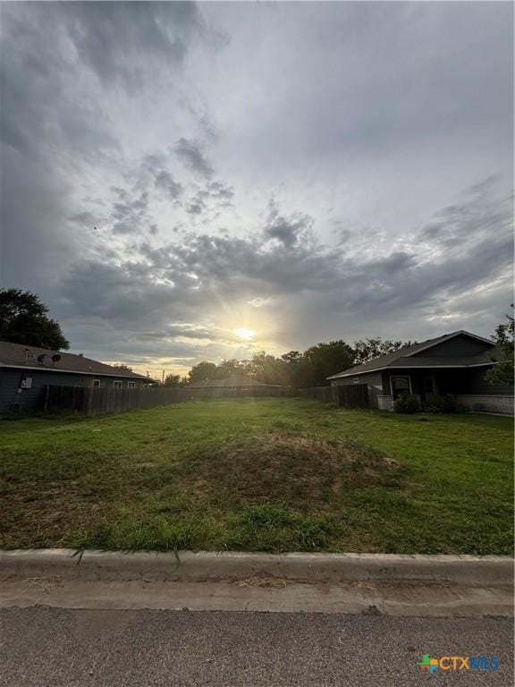 612 Briggs St, Lampasas, TX 76550 - photo 2