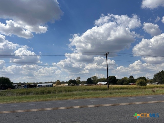 Listing photo 2 for 8915 US Highway 87, La Vernia TX 78121