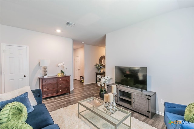 3130 Wigeon Way, Copperas Cove, TX 76522 - living area featuring wood finished floors and recessed lighting