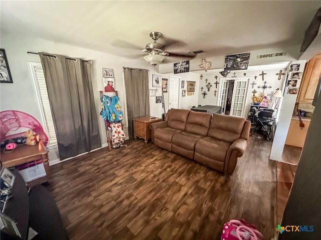 3514 Old Goliad Rd, Victoria, TX 77905 - living room featuring wood finished floors and a ceiling fan