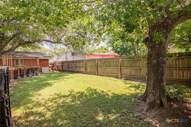4811 Lilac Ln, Victoria, TX 77904 - view of yard