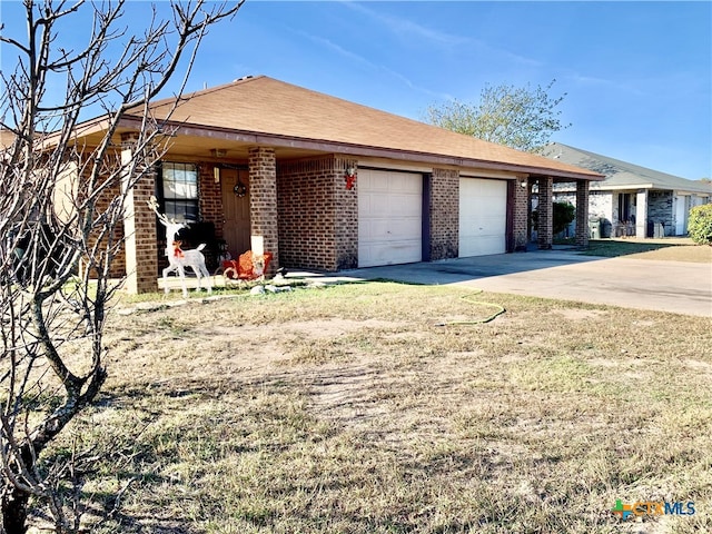 view of front facade with a garage