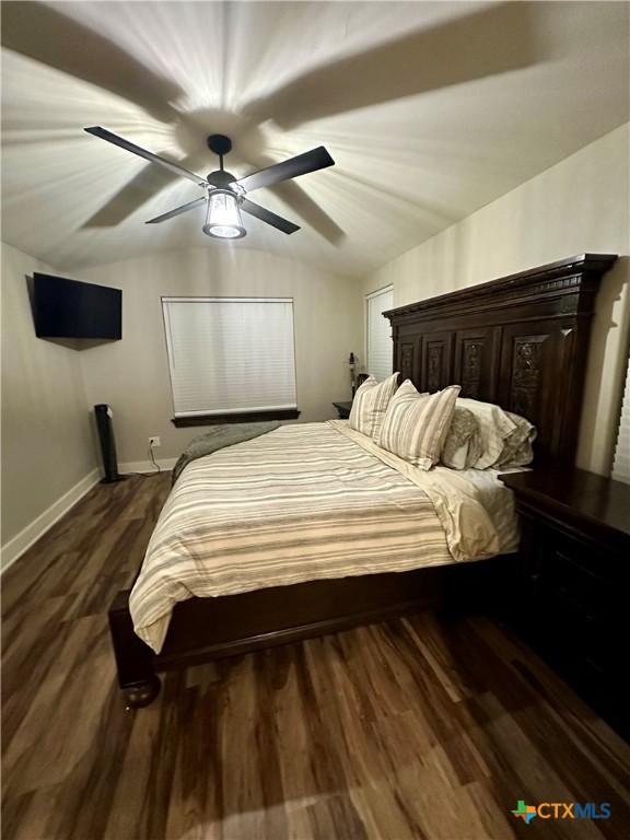 209 S 4th St, Stockdale, TX 78160 - photo 10