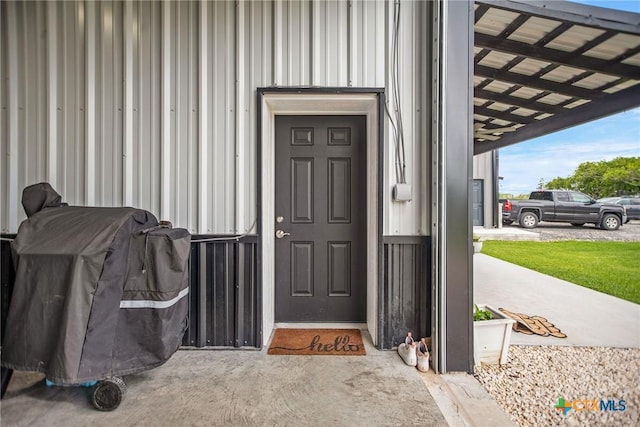807 W Dallas Ave, Seadrift, TX 77983 - view of doorway to property