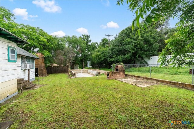 305 E Davilla Ave, Rockdale, TX 76567 - photo 37