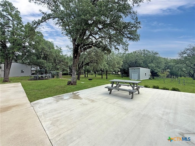 2237 Apache Dr, Harker Heights, TX 76548 - view of property's community featuring a yard