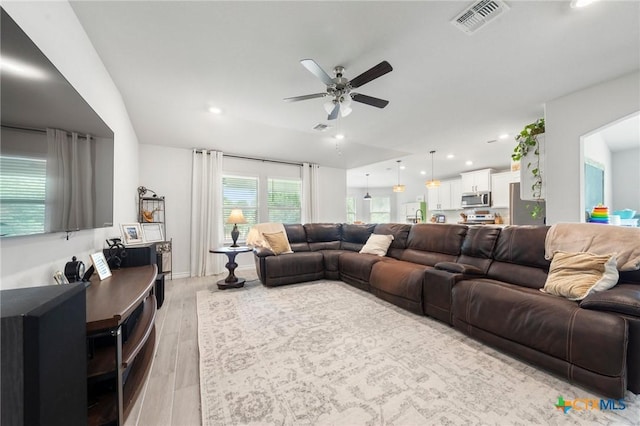 5702 Fenton Ln, Belton, TX 76513 - living area featuring a ceiling fan, light wood-style flooring, and recessed lighting