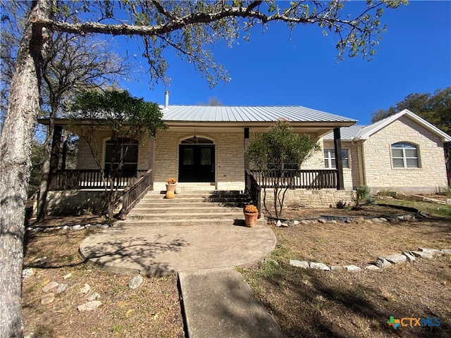 view of front facade featuring a porch