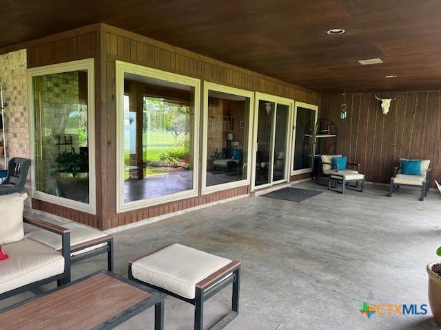 6014 Country Club Dr, Victoria, TX 77904 - view of patio / terrace