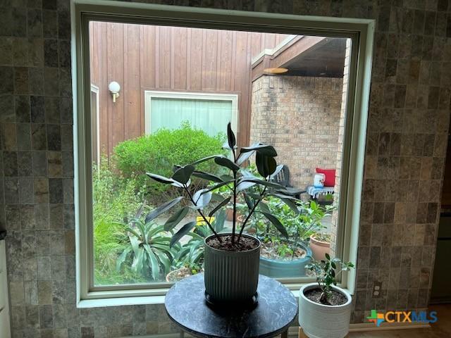 6014 Country Club Dr, Victoria, TX 77904 - view of interior details