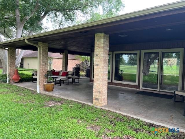 6014 Country Club Dr, Victoria, TX 77904 - view of patio / terrace
