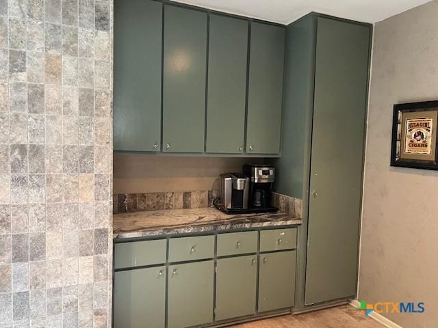 6014 Country Club Dr, Victoria, TX 77904 - bar featuring baseboards