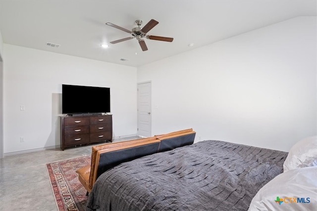 bedroom with ceiling fan