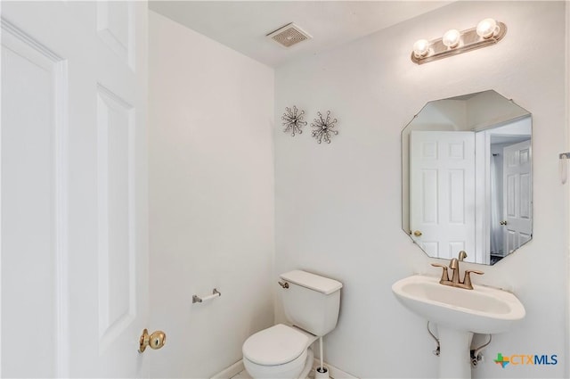 5500 Lions Gate Ln, Killeen, TX 76549 - bathroom with toilet and a sink