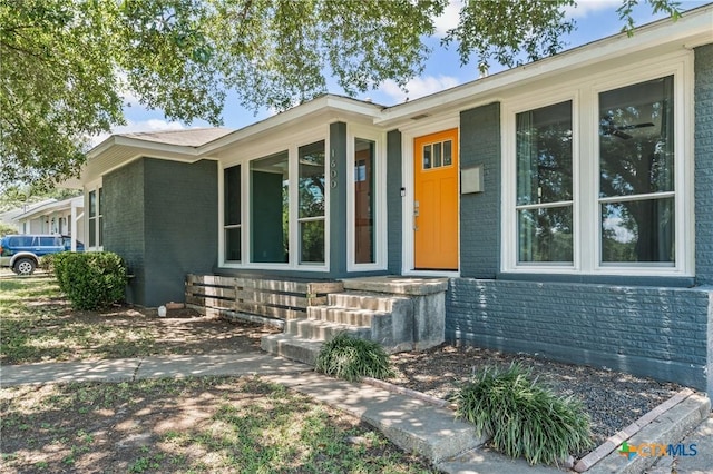 1600 N Beal St, Belton, TX 76513 - entrance to property featuring brick siding