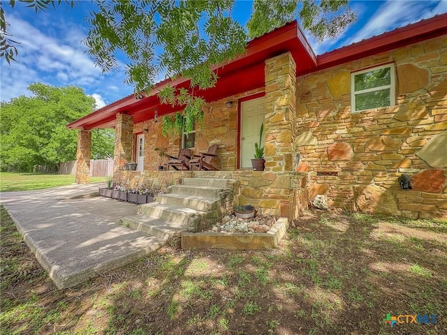 1003 Standifer St, Lampasas, TX 76550 - view of patio featuring fence and covered porch