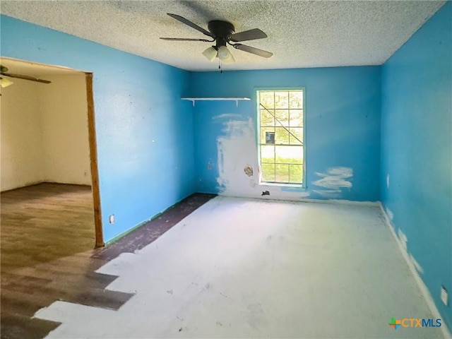 403 Schell Rd, Victoria, TX 77904 - unfurnished room featuring a ceiling fan and a textured ceiling