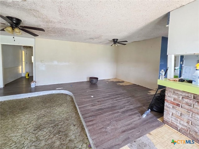 403 Schell Rd, Victoria, TX 77904 - wooden terrace with ceiling fan