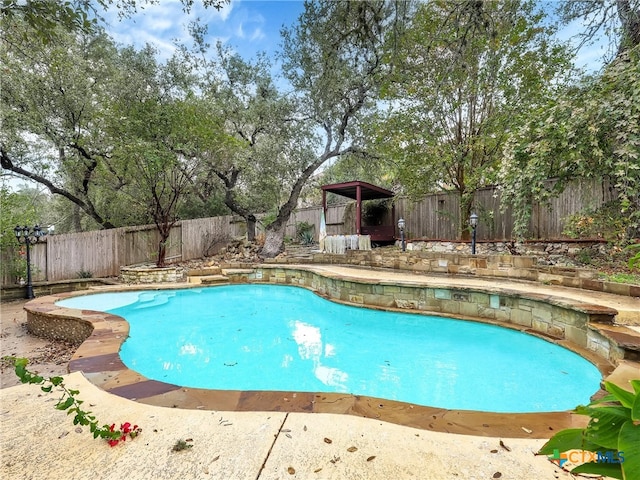 view of swimming pool