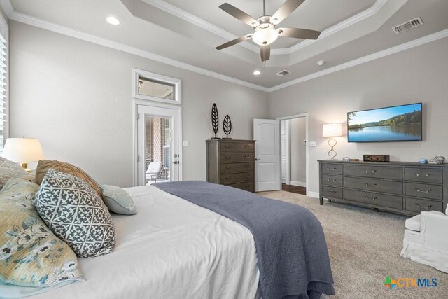 488 Creekside Dr, Belton, TX 76513 - bedroom featuring a tray ceiling, light carpet, recessed lighting, crown molding, and ceiling fan
