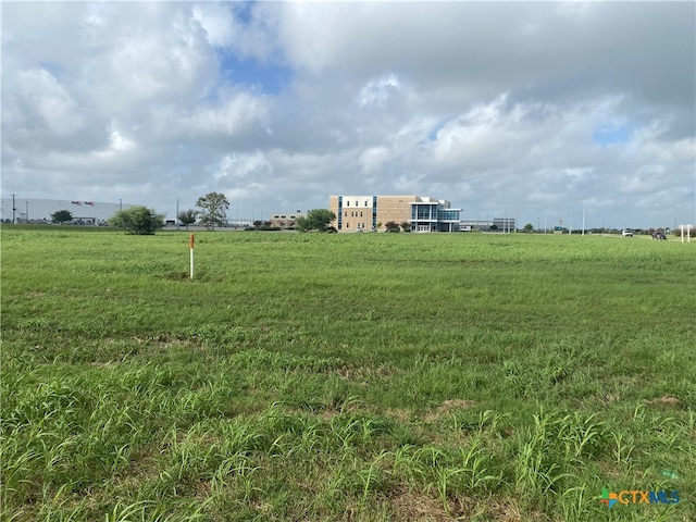 Listing photo 2 for 000 Lone Tree Rd, Victoria TX 77901