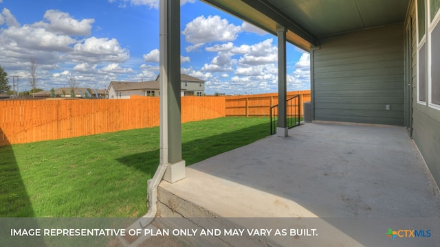 view of yard featuring a patio area